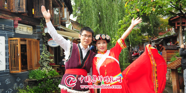 丽江集体婚礼之个人红色服装