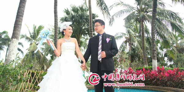 三亚集体婚礼多浪漫 椰林篇  随风飘逸